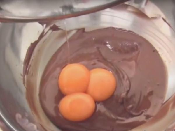 Najhitrejša in najlažja čokoladna torta